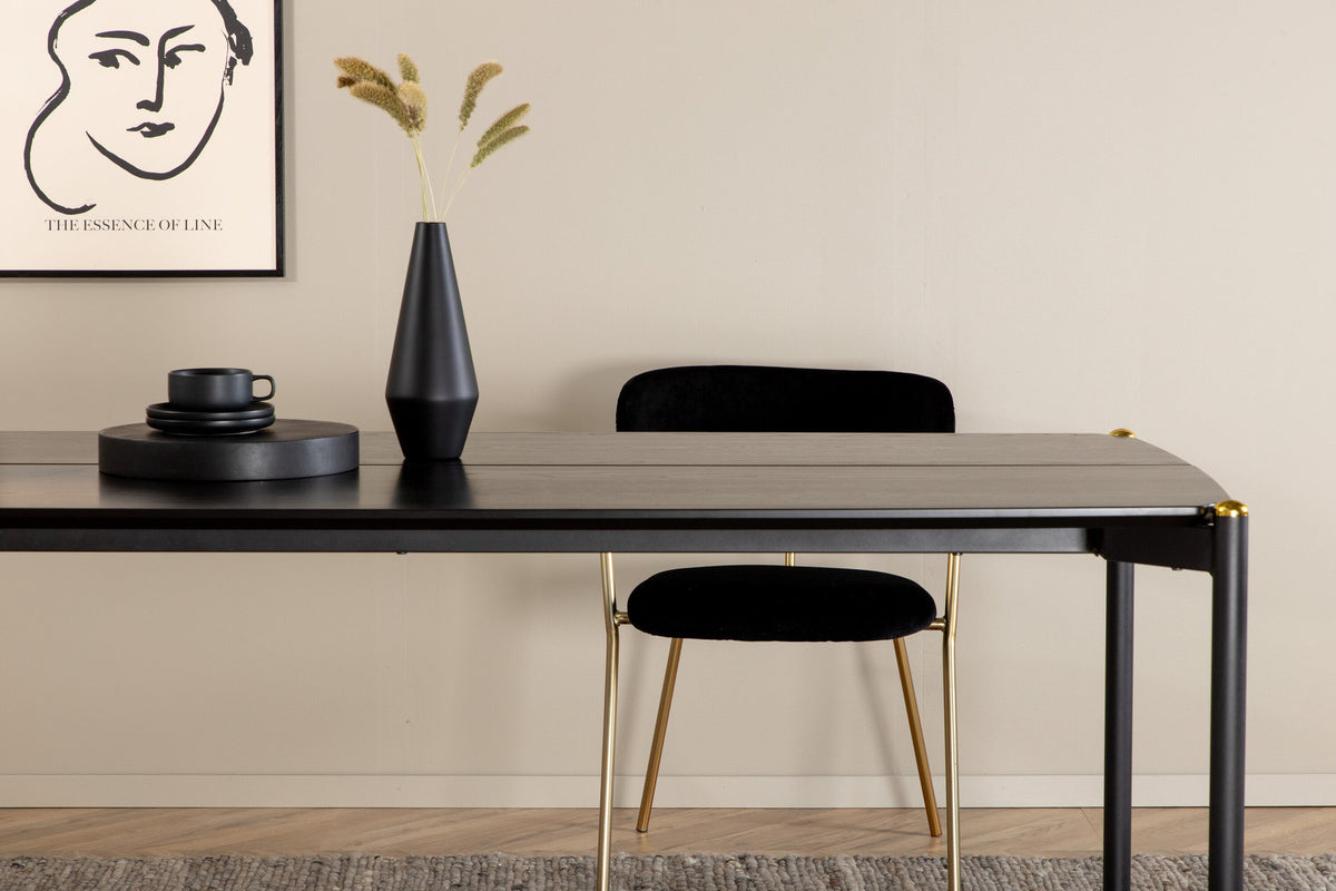 Pelle Esstisch in Schwarz präsentiert im Onlineshop von KAQTU Design AG. Esstisch ist von Venture Home