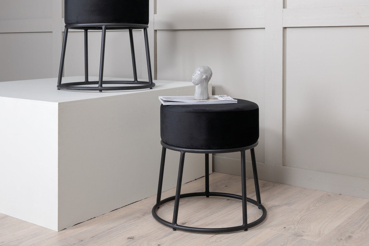 Petra Ottoman / Pouf in Schwarz präsentiert im Onlineshop von KAQTU Design AG. Pouf ist von Venture Home