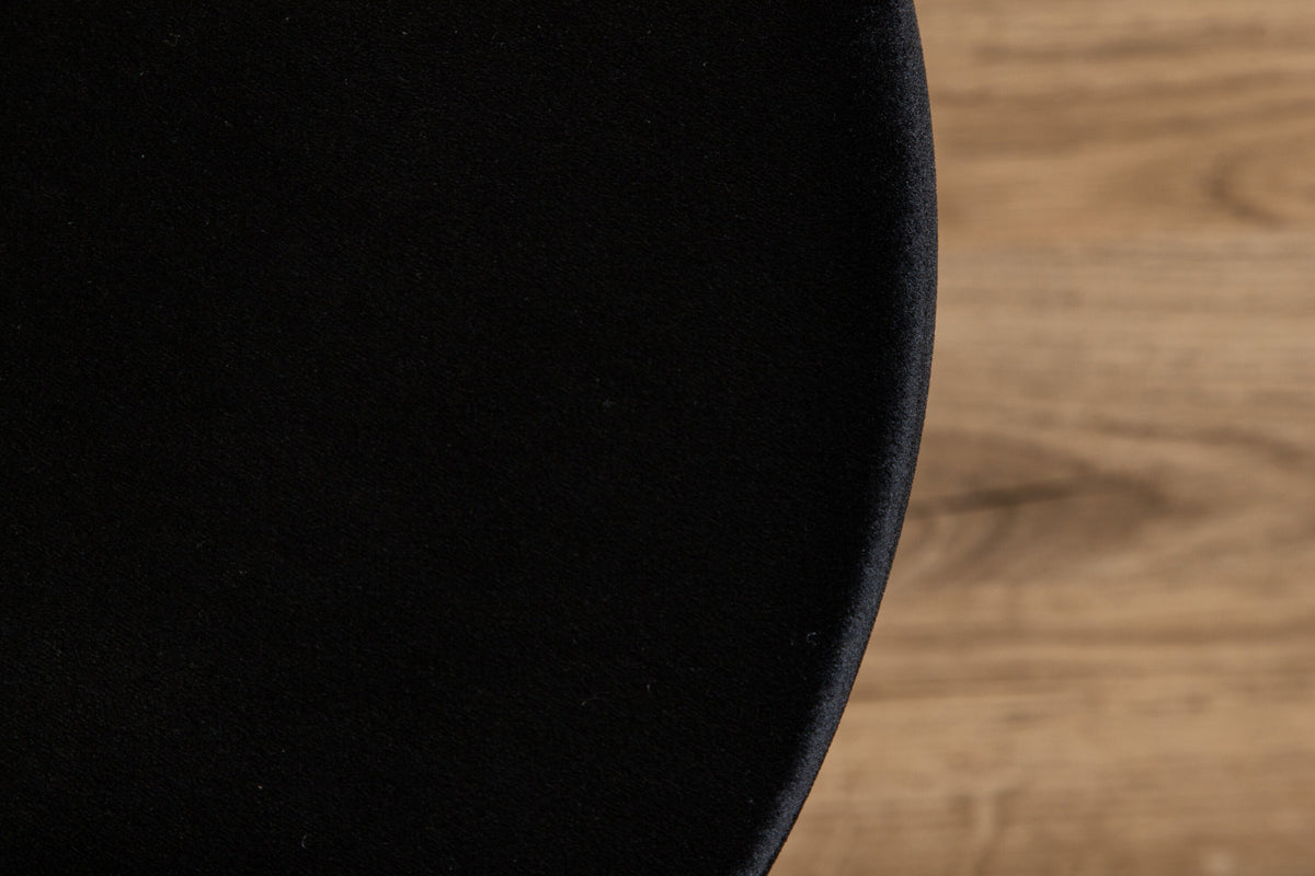 Pot Ottoman / Pouf in Schwarz präsentiert im Onlineshop von KAQTU Design AG. Pouf ist von Venture Home