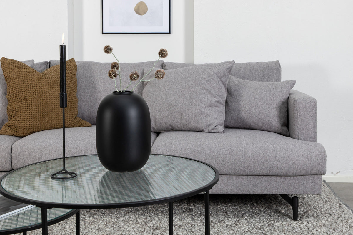 Sofia Sofa in Grau präsentiert im Onlineshop von KAQTU Design AG. 3er Sofa ist von Venture Home