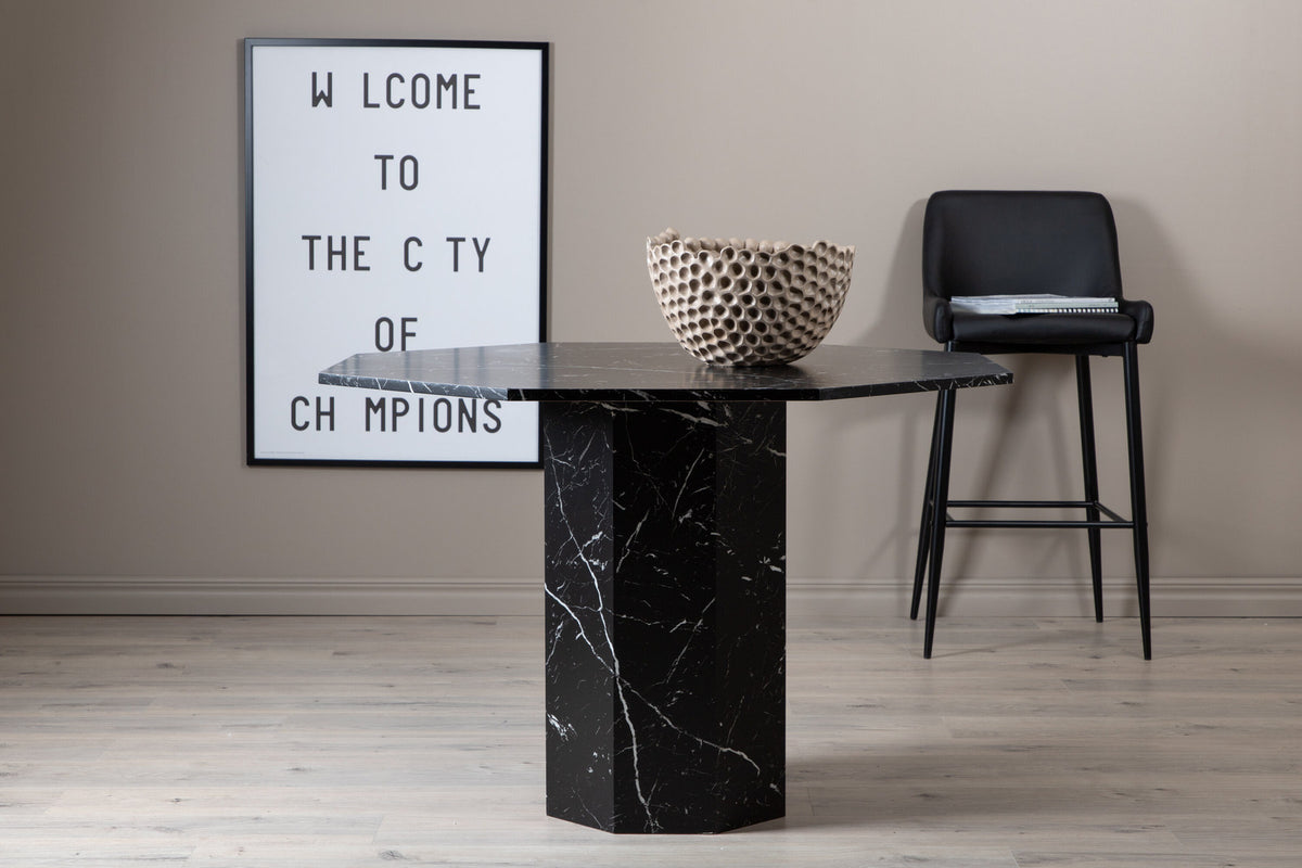 Marbs Tisch in Schwarz präsentiert im Onlineshop von KAQTU Design AG. Esstisch ist von Venture Home