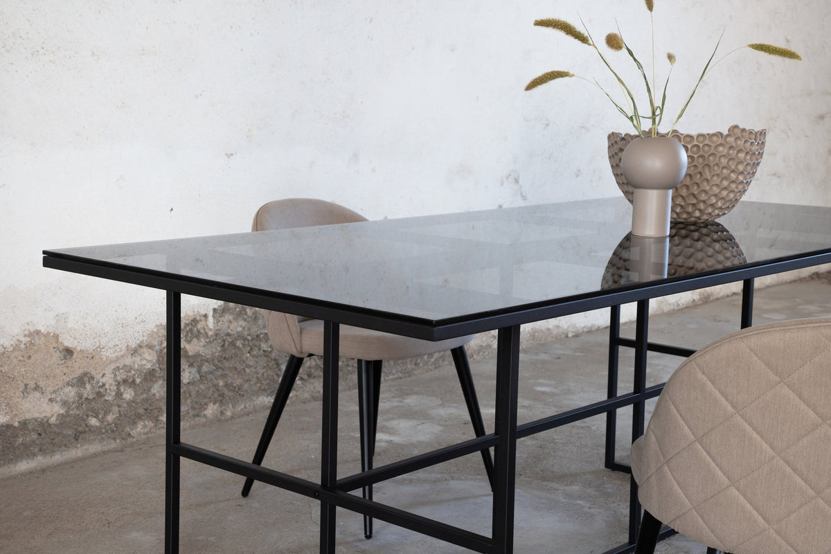 Leif Tisch in Schwarz präsentiert im Onlineshop von KAQTU Design AG. Esstisch ist von Venture Home
