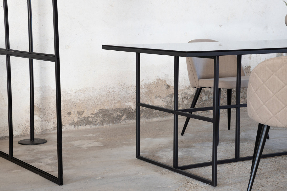 Leif Tisch in Schwarz präsentiert im Onlineshop von KAQTU Design AG. Esstisch ist von Venture Home