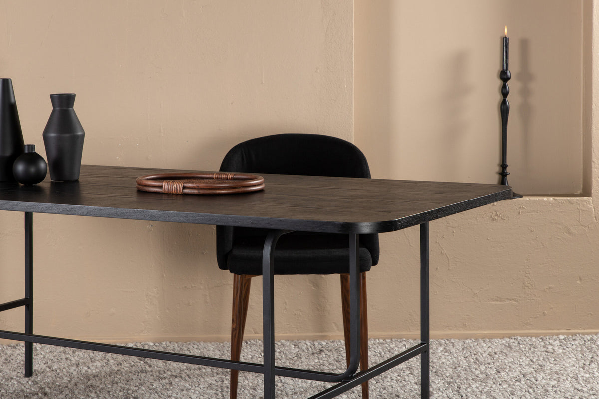 Uno Esstisch in Schwarz präsentiert im Onlineshop von KAQTU Design AG. Esstisch ist von Venture Home