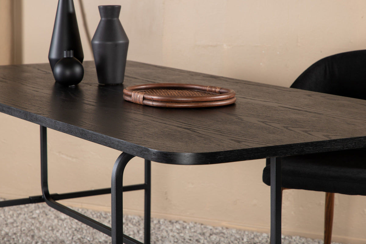 Uno Esstisch in Schwarz präsentiert im Onlineshop von KAQTU Design AG. Esstisch ist von Venture Home