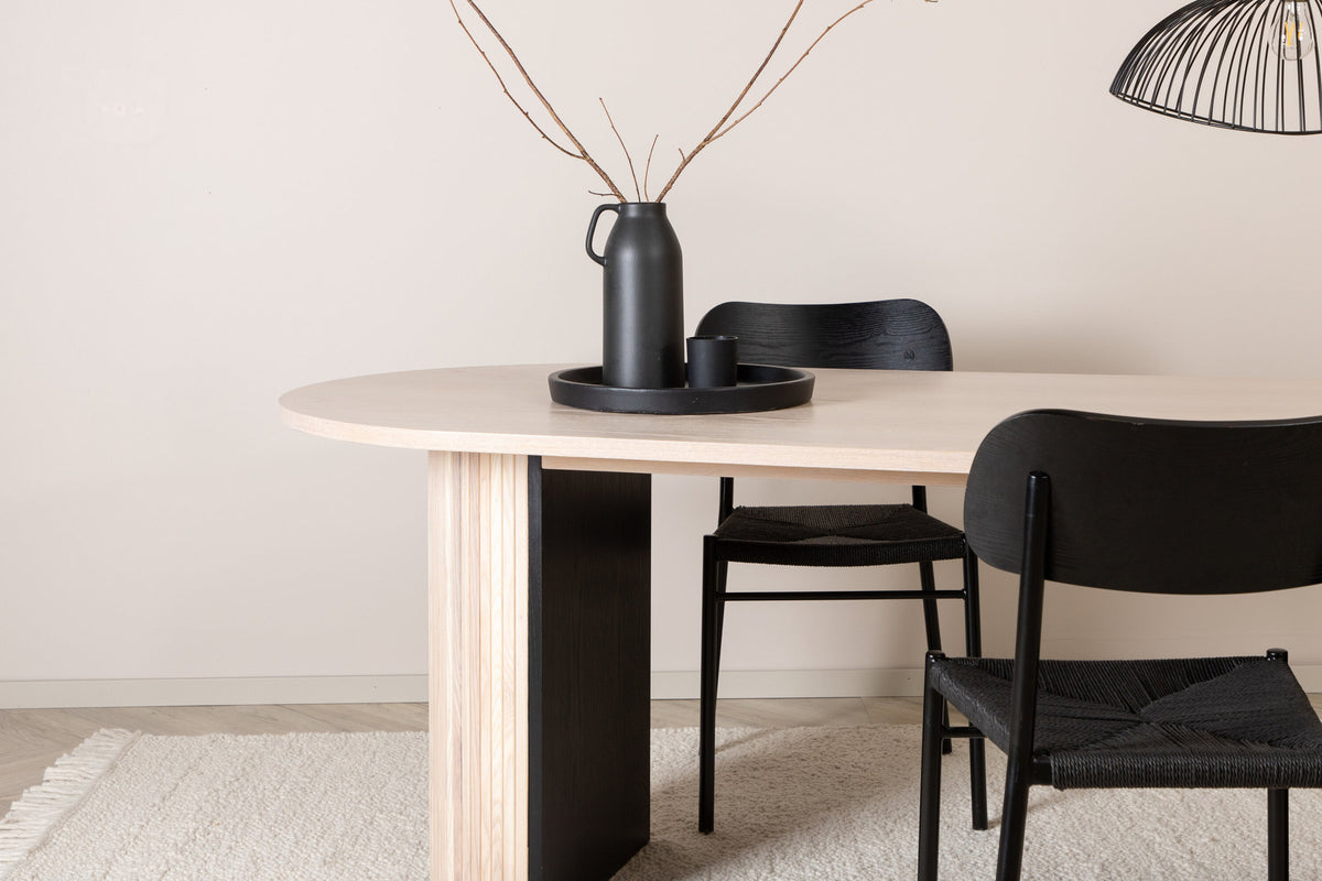 Bianca Tisch in Tünchen präsentiert im Onlineshop von KAQTU Design AG. Esstisch ist von Venture Home