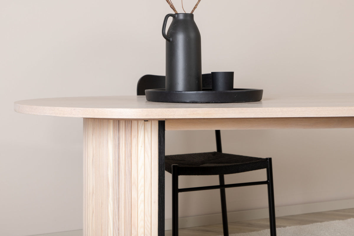 Bianca Tisch in Tünchen präsentiert im Onlineshop von KAQTU Design AG. Esstisch ist von Venture Home