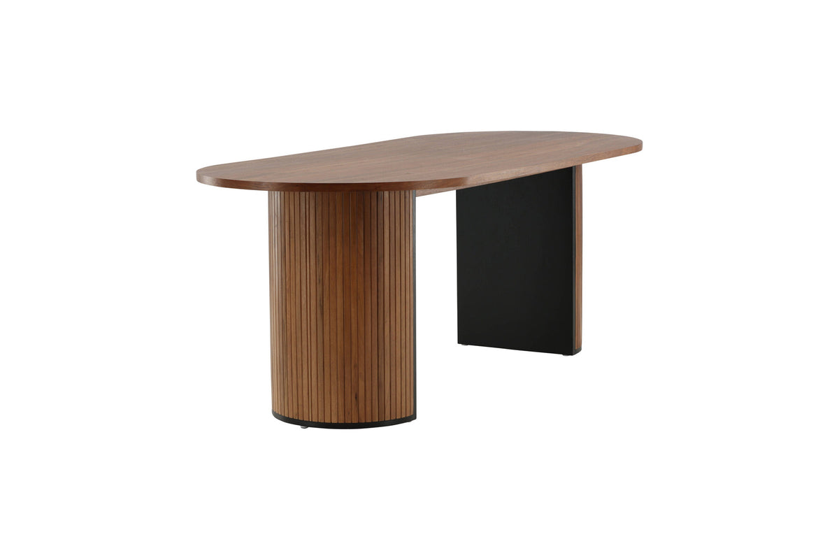 Bianca Tisch in Nussbaum präsentiert im Onlineshop von KAQTU Design AG. Esstisch ist von Venture Home