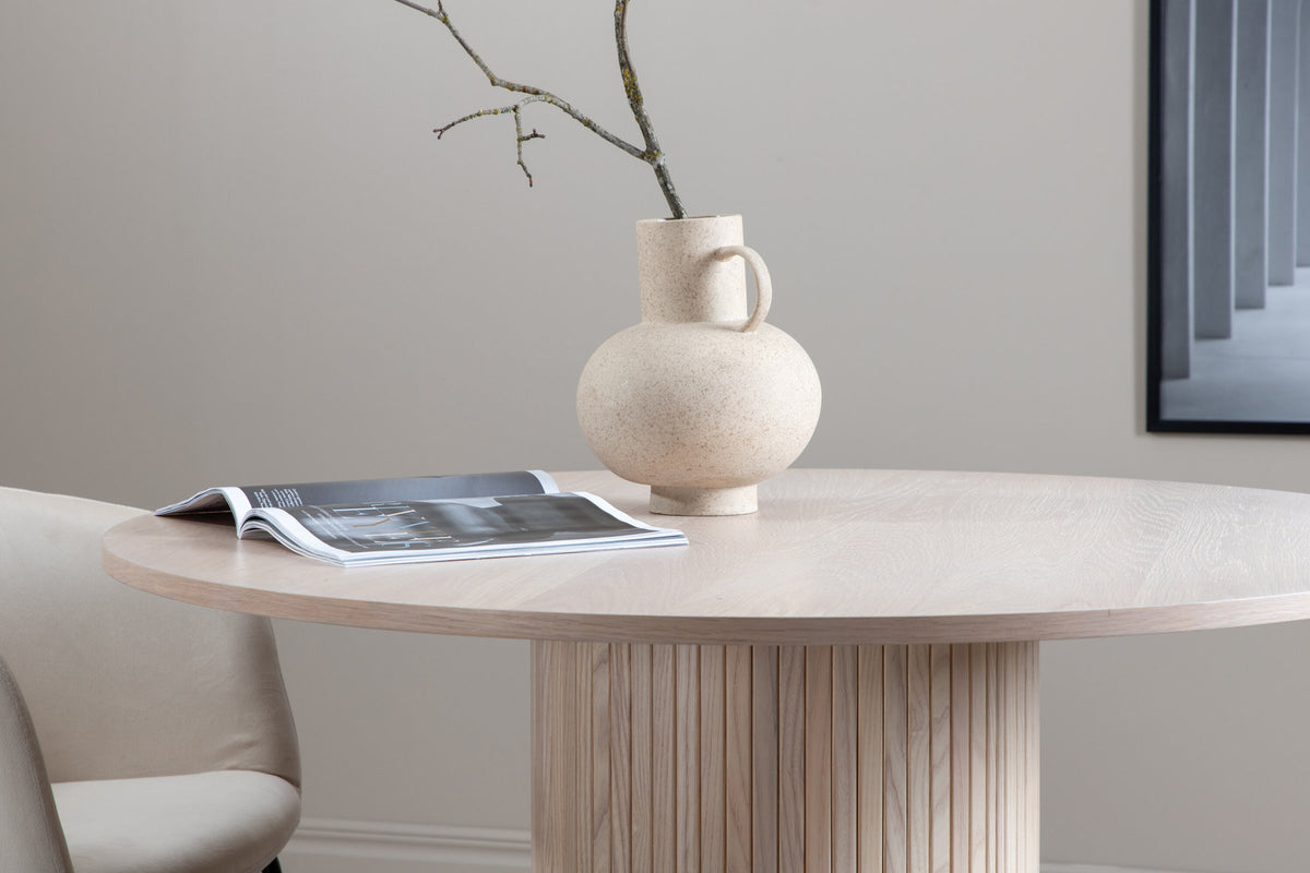 Bianca Esstisch in Tünchen präsentiert im Onlineshop von KAQTU Design AG. Esstisch ist von Venture Home
