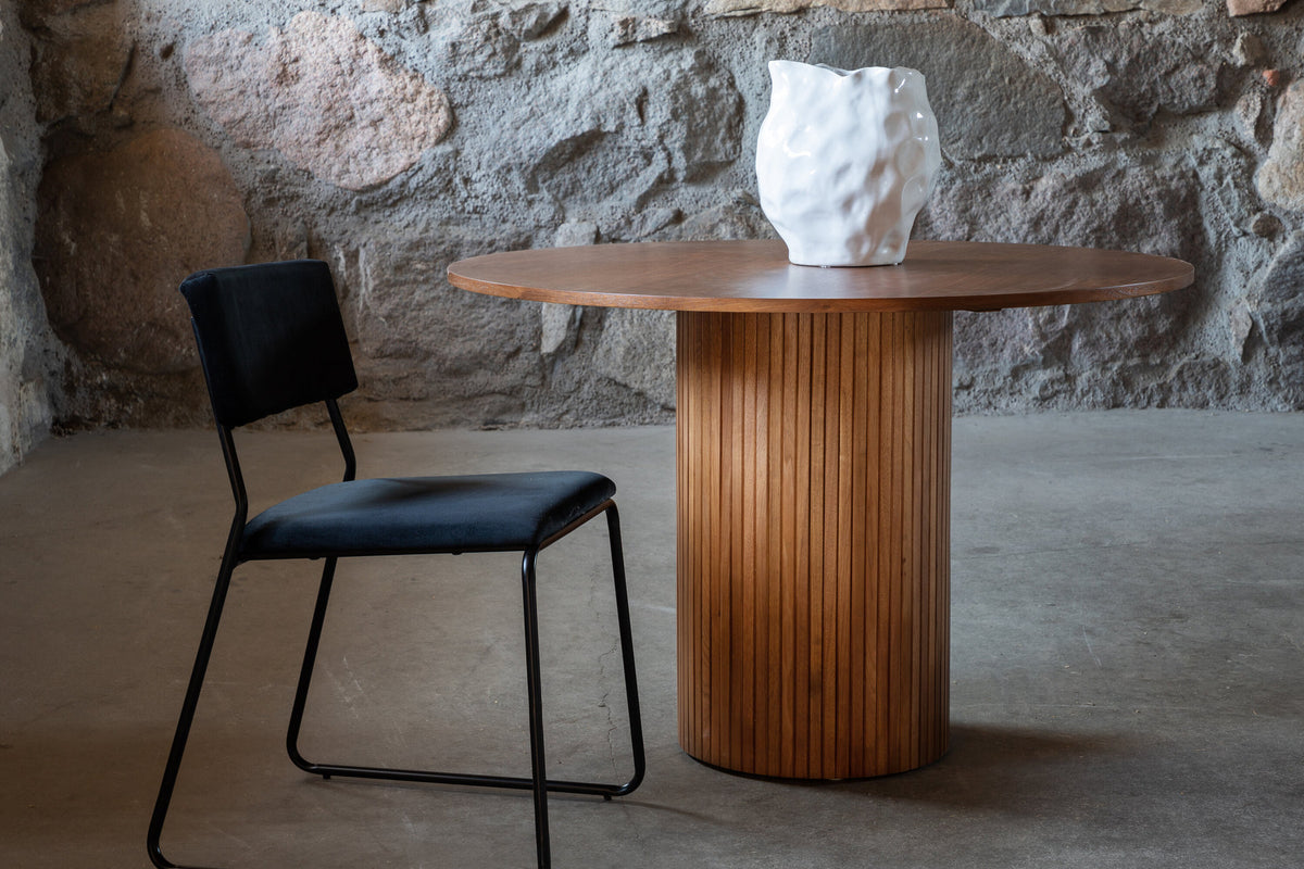 Bianca Esstisch in Nussbaum präsentiert im Onlineshop von KAQTU Design AG. Esstisch ist von Venture Home