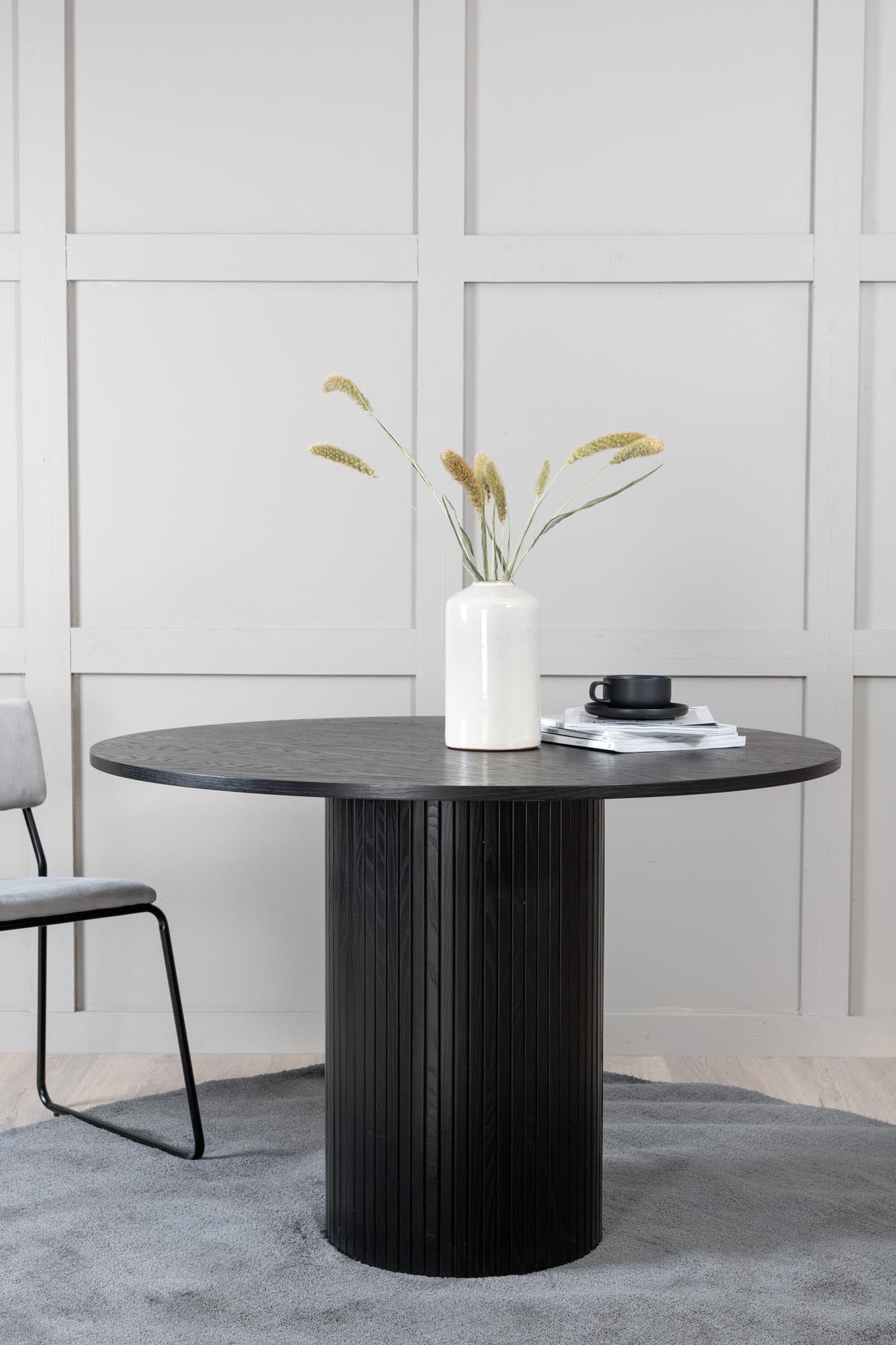 Stilvoller Bianca Esstisch von Venture Home aus edlem Massivholz.