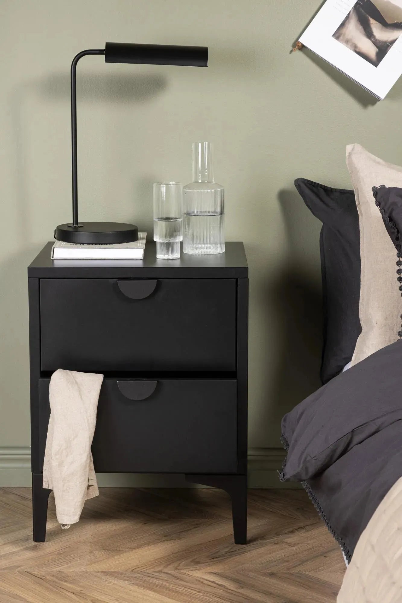 Piring 2 Korpus: Stilvolle Aufbewahrung von Venture Home.