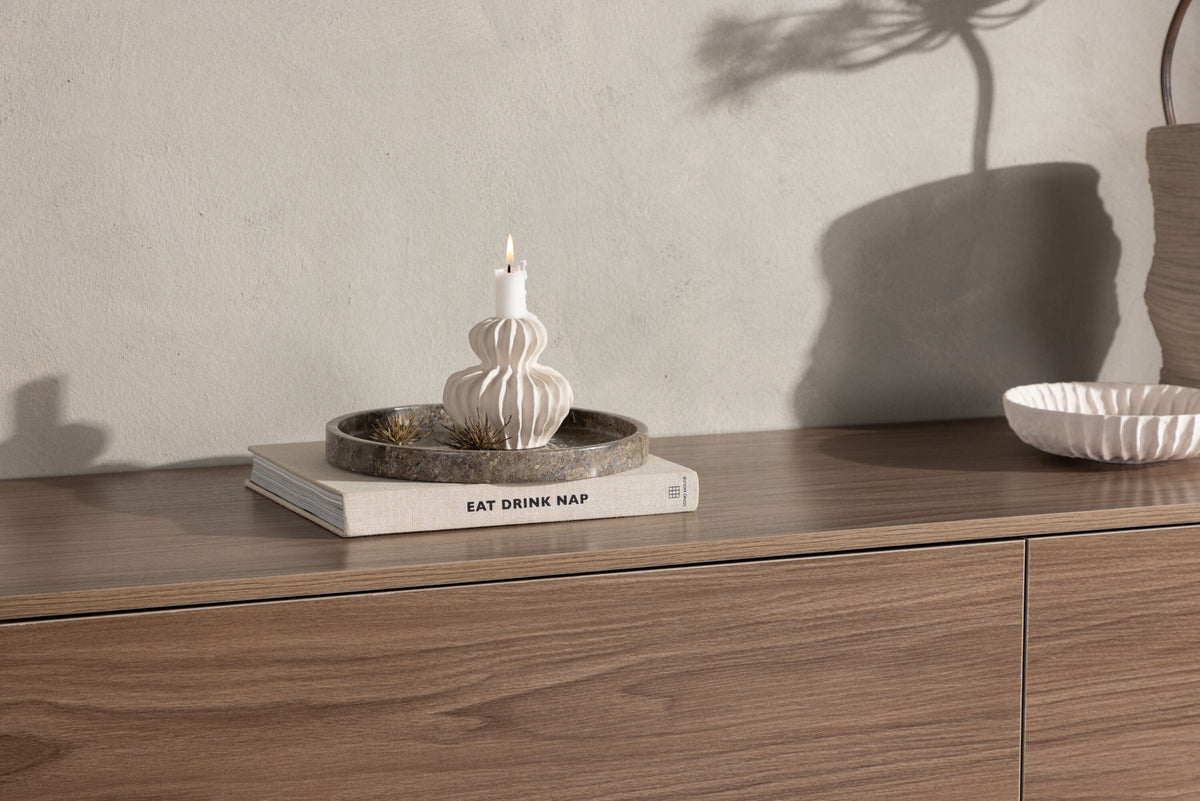 Frihamn Kommode in Nussbaum präsentiert im Onlineshop von KAQTU Design AG. Regal Zubehör ist von Venture Home