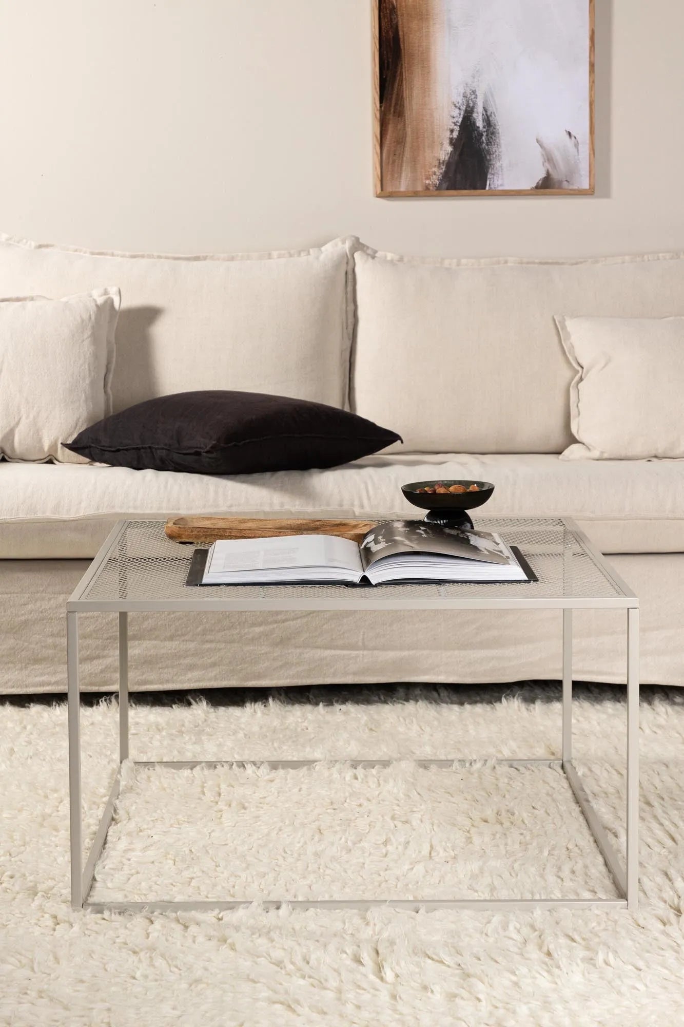Moderner Netz Coffee Tisch von Venture Home in elegantem Beige.