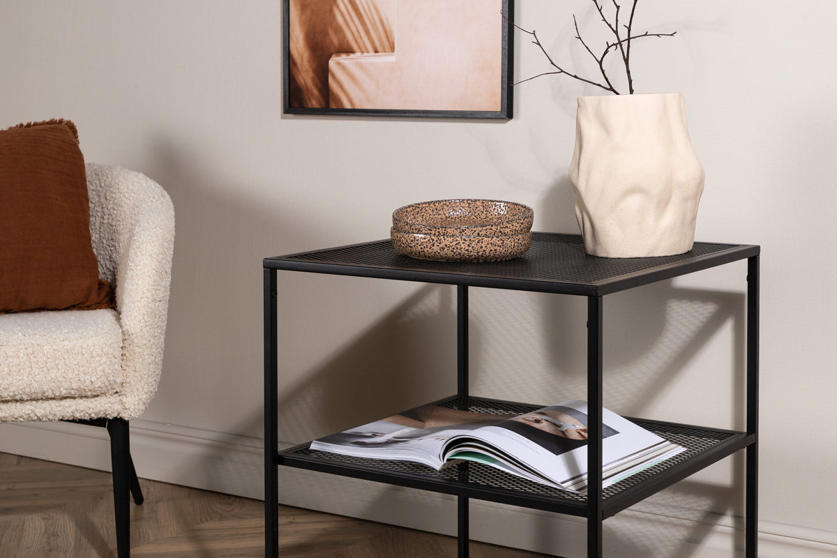 Netz Beistelltisch in Schwarz präsentiert im Onlineshop von KAQTU Design AG. Beistelltisch ist von Venture Home