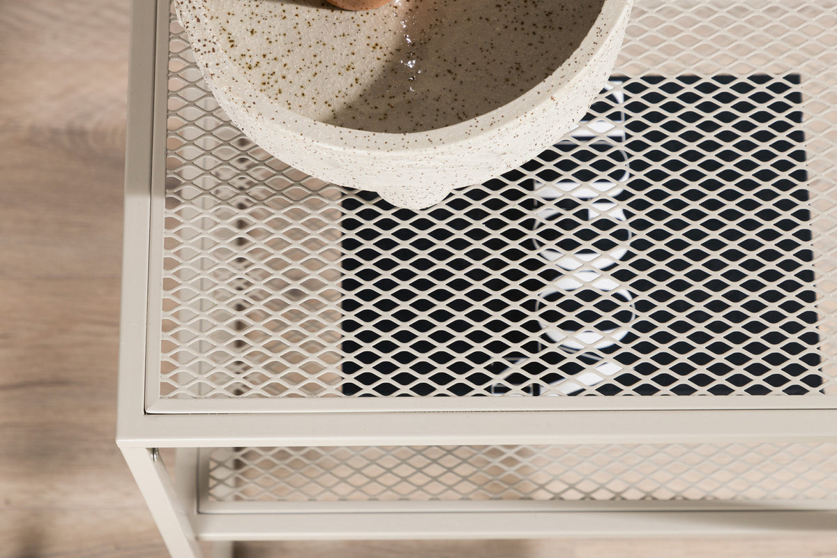 Netz Beistelltisch in Beige präsentiert im Onlineshop von KAQTU Design AG. Beistelltisch ist von Venture Home