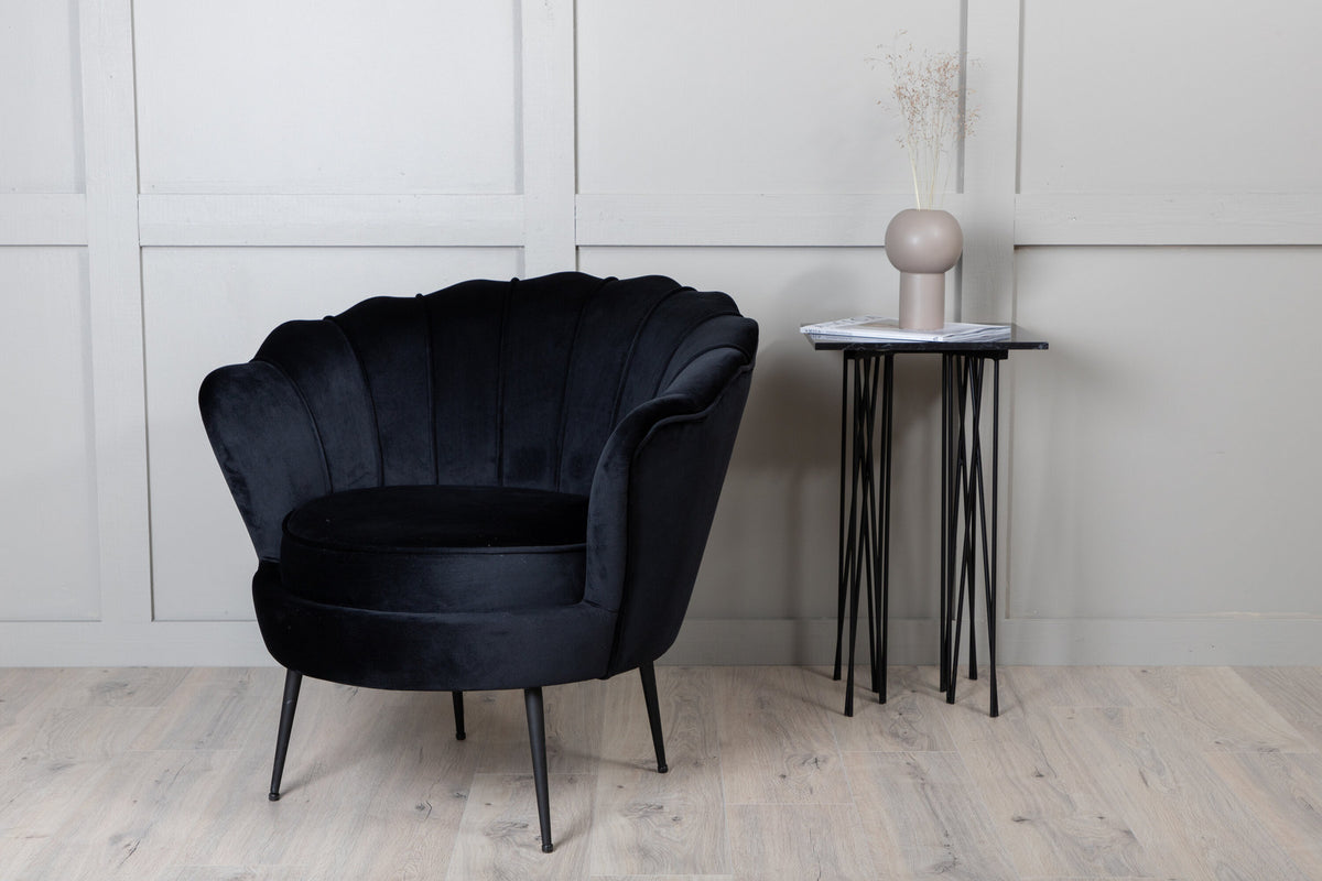 Calais Sessel in Schwarz präsentiert im Onlineshop von KAQTU Design AG. Sessel mit Armlehnen ist von Venture Home