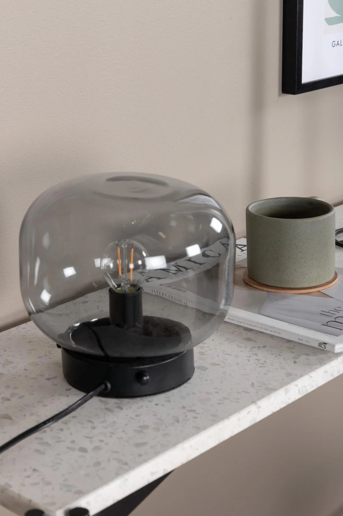 Elegante Bollonelie Tischleuchte von Venture Home für modernes Wohnen.