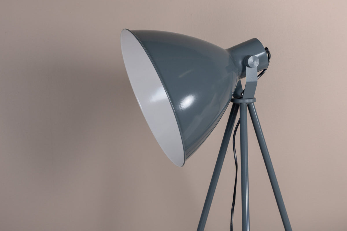 Tiv Stehleuchte in Aqua präsentiert im Onlineshop von KAQTU Design AG. Stehleuchte ist von Venture Home