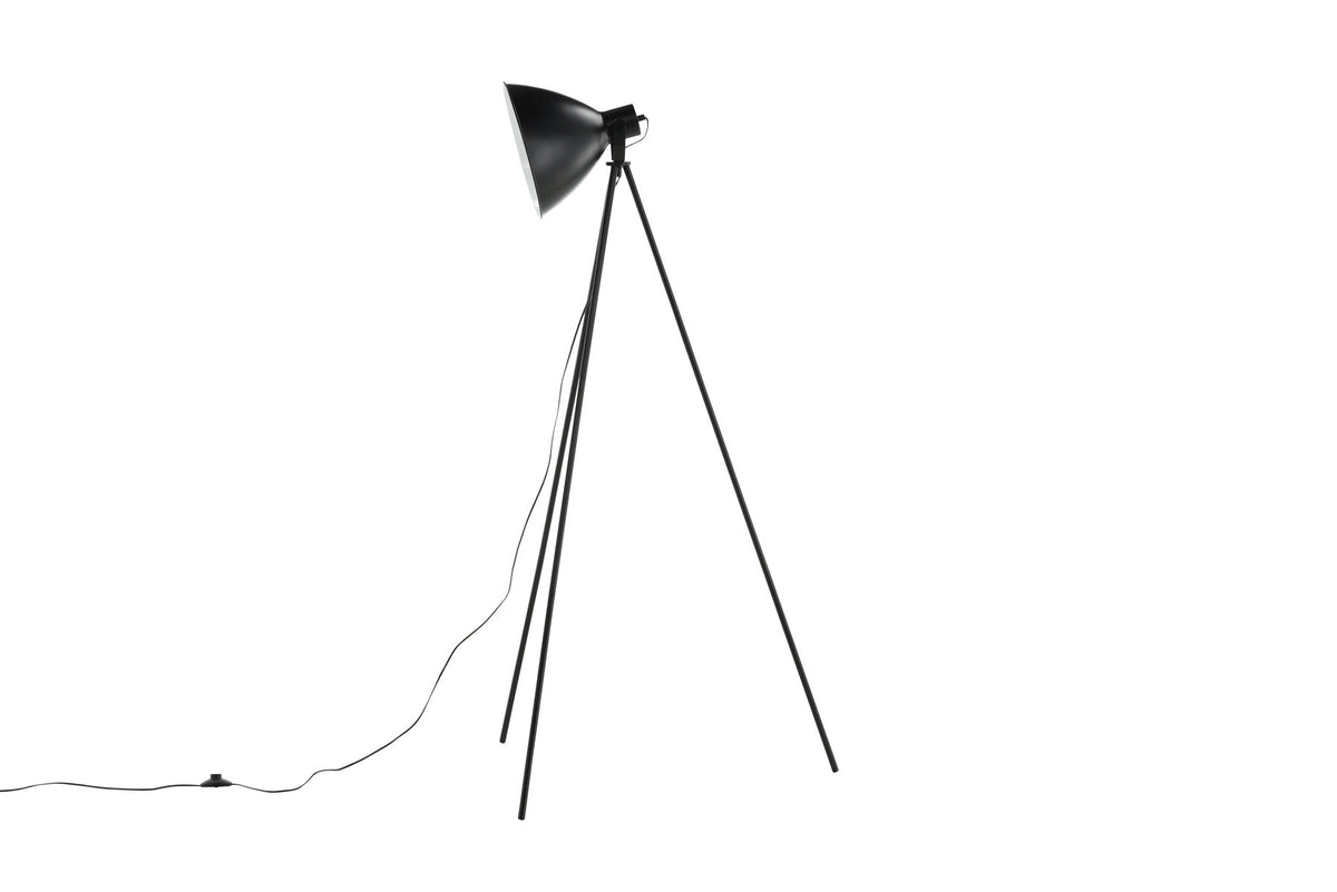 Tiv Stehleuchte in Schwarz präsentiert im Onlineshop von KAQTU Design AG. Stehleuchte ist von Venture Home
