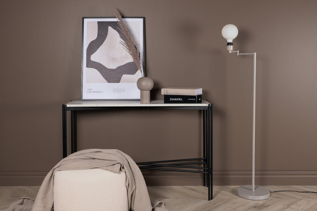 Virro Stehleuchte in Beige präsentiert im Onlineshop von KAQTU Design AG. Stehleuchte ist von Venture Home