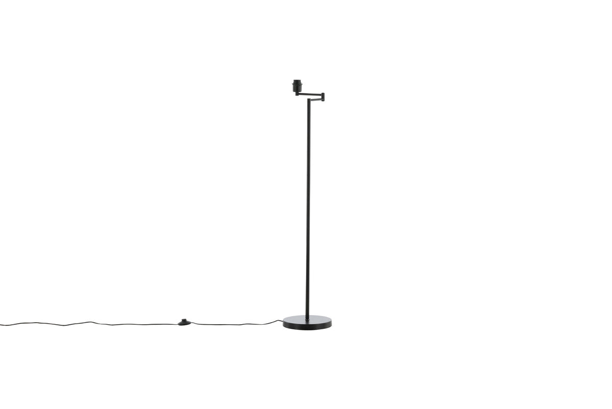 Virro Stehleuchte in Schwarz präsentiert im Onlineshop von KAQTU Design AG. Stehleuchte ist von Venture Home