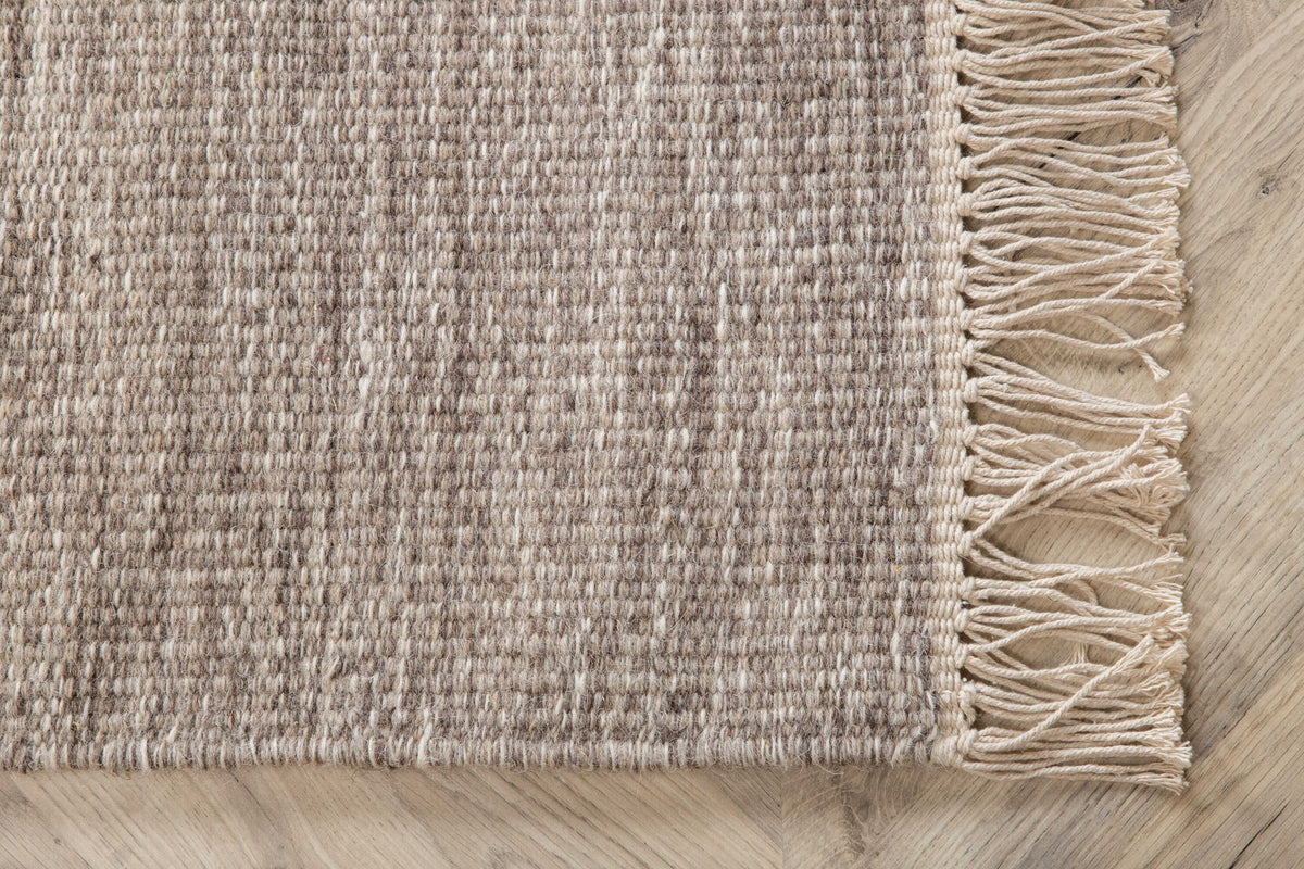Cyrus Teppich in Beige präsentiert im Onlineshop von KAQTU Design AG. Teppich ist von Venture Home