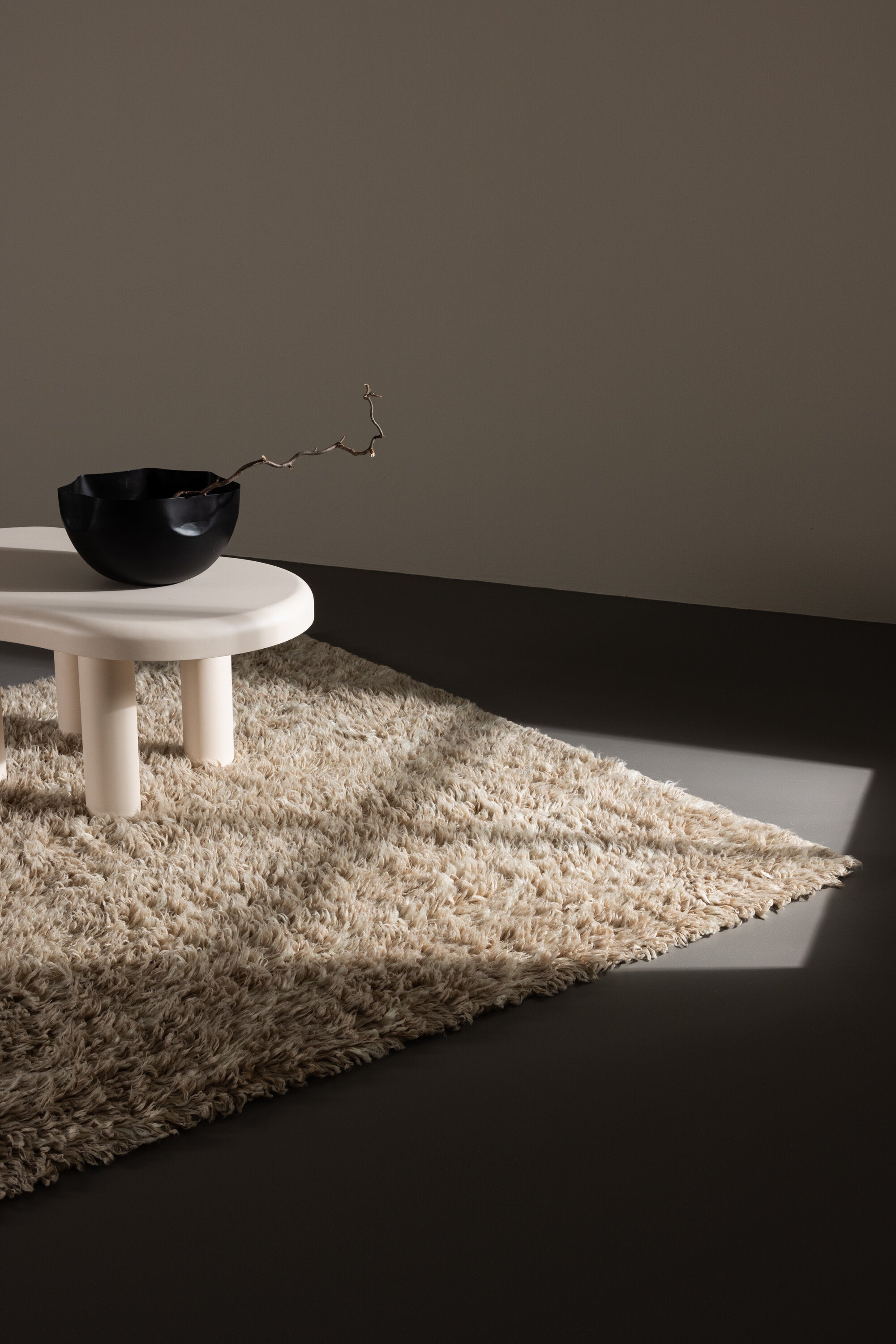 Leiko Teppich in Beige präsentiert im Onlineshop von KAQTU Design AG. Teppich ist von Venture Home