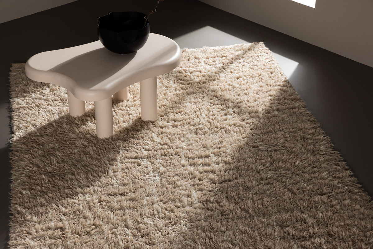 Leiko Teppich in Beige präsentiert im Onlineshop von KAQTU Design AG. Teppich ist von Venture Home