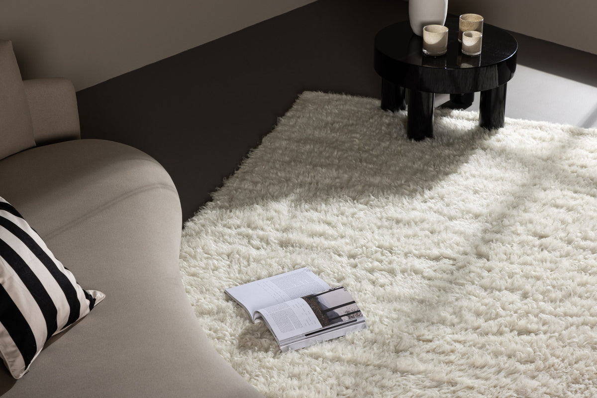 Leiko Teppich in Weiss präsentiert im Onlineshop von KAQTU Design AG. Teppich ist von Venture Home