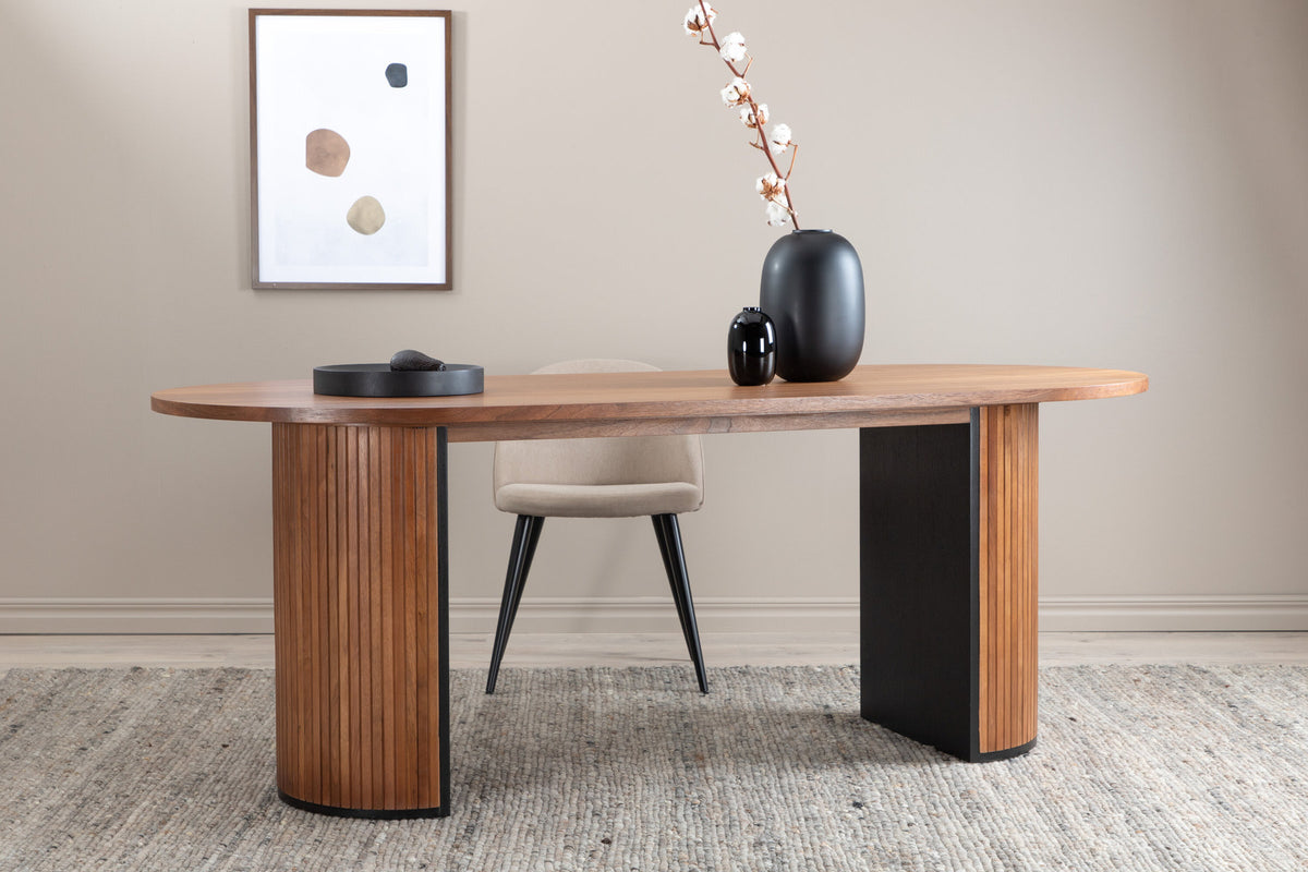 Lumpenteppich in Grau präsentiert im Onlineshop von KAQTU Design AG. Teppich ist von Venture Home