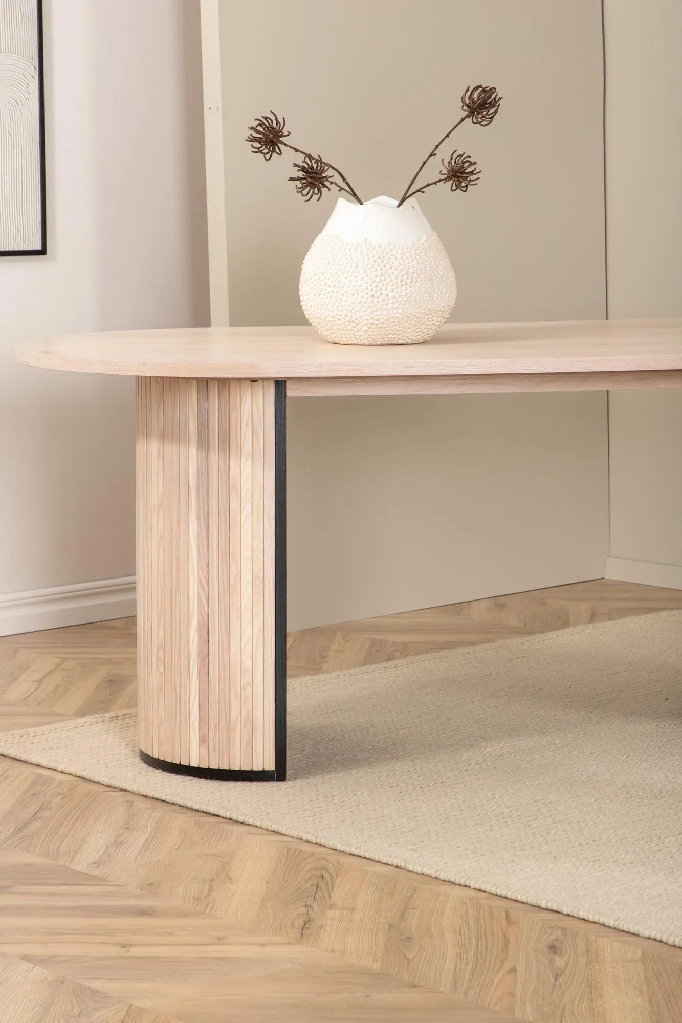 Marta Teppich in Weiss präsentiert im Onlineshop von KAQTU Design AG. Teppich ist von Venture Home