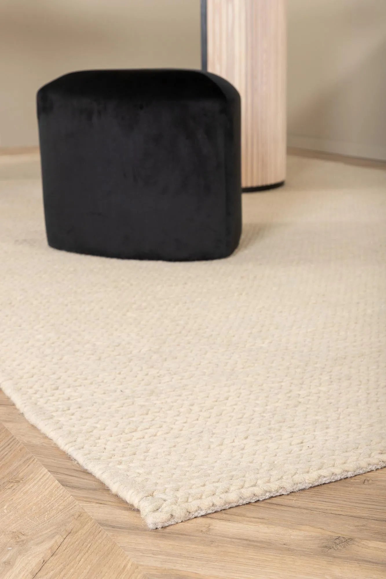 Marta Teppich in Weiss präsentiert im Onlineshop von KAQTU Design AG. Teppich ist von Venture Home
