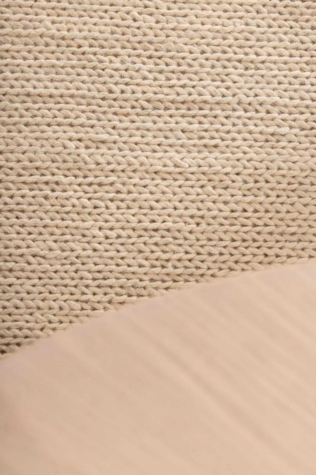 Marta Teppich in Weiss präsentiert im Onlineshop von KAQTU Design AG. Teppich ist von Venture Home