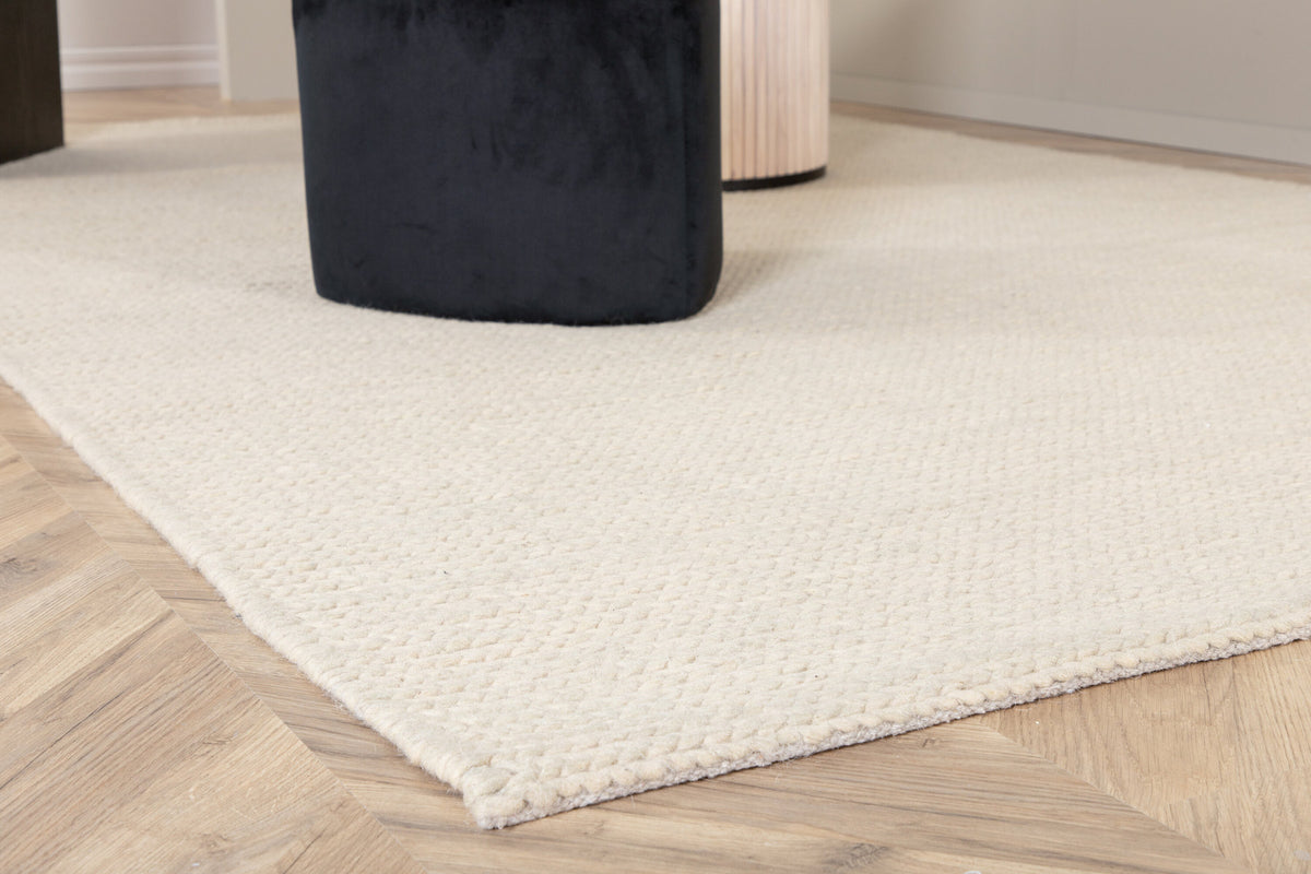 Marta Teppich in Weiss präsentiert im Onlineshop von KAQTU Design AG. Teppich ist von Venture Home