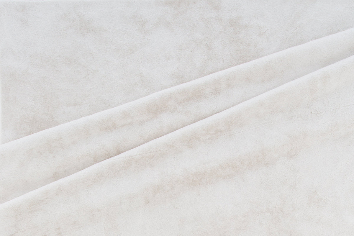 Nina Teppich in Weiss präsentiert im Onlineshop von KAQTU Design AG. Teppich ist von Venture Home
