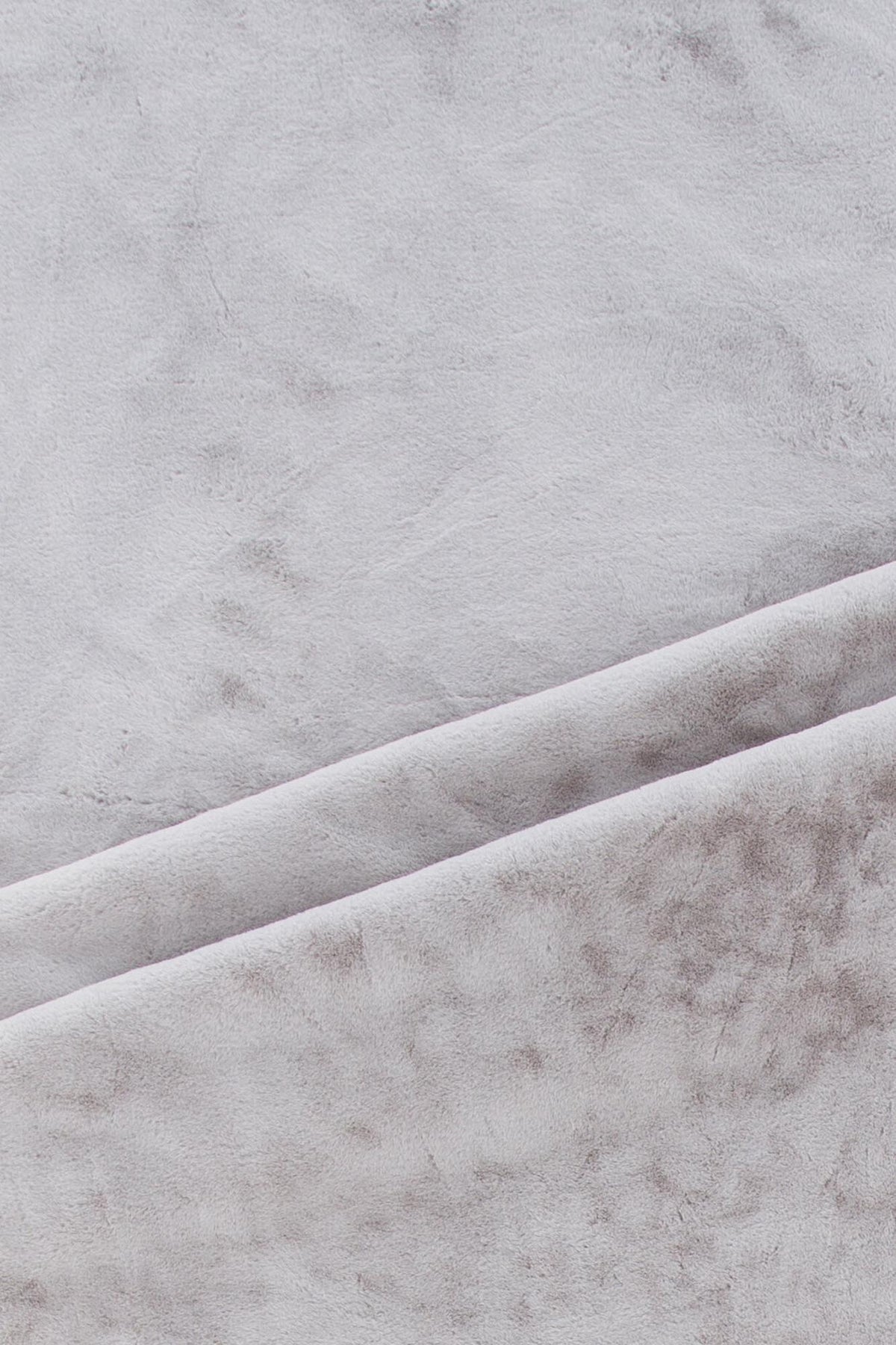 Nina Teppich in Grau präsentiert im Onlineshop von KAQTU Design AG. Teppich ist von Venture Home