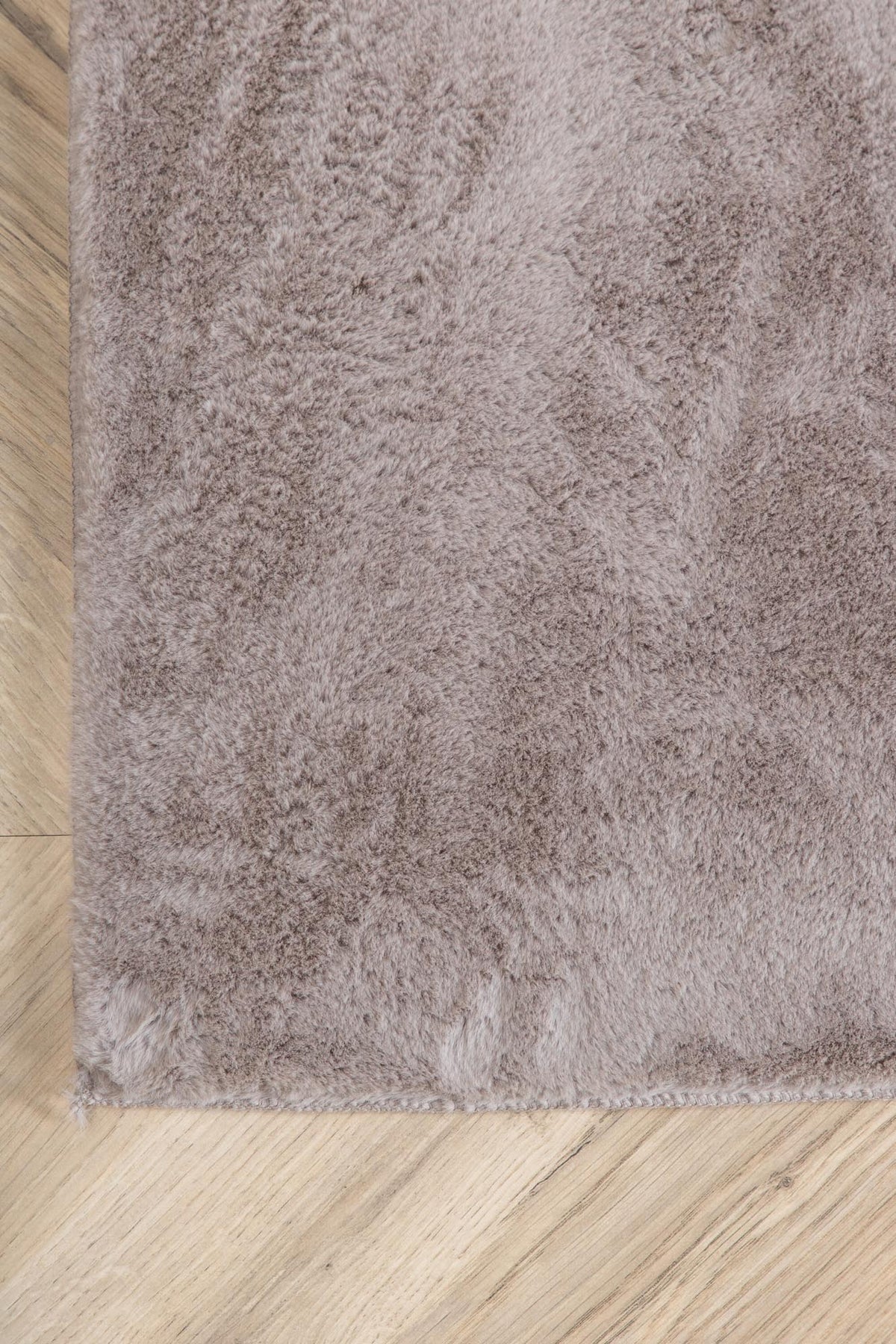 Nina Teppich in Grau präsentiert im Onlineshop von KAQTU Design AG. Teppich ist von Venture Home