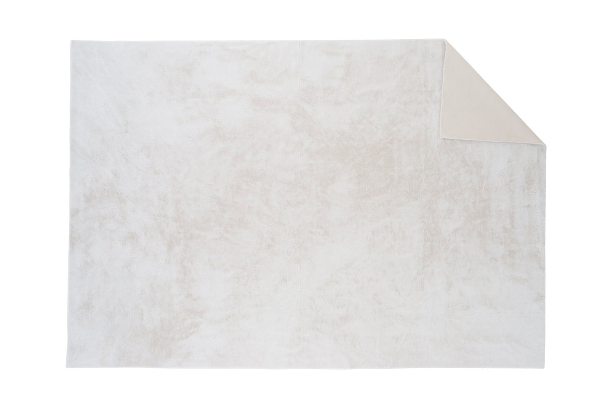 Nina Teppich in Weiss präsentiert im Onlineshop von KAQTU Design AG. Teppich ist von Venture Home