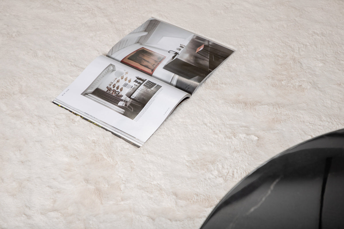 Nina Teppich in Weiss präsentiert im Onlineshop von KAQTU Design AG. Teppich ist von Venture Home