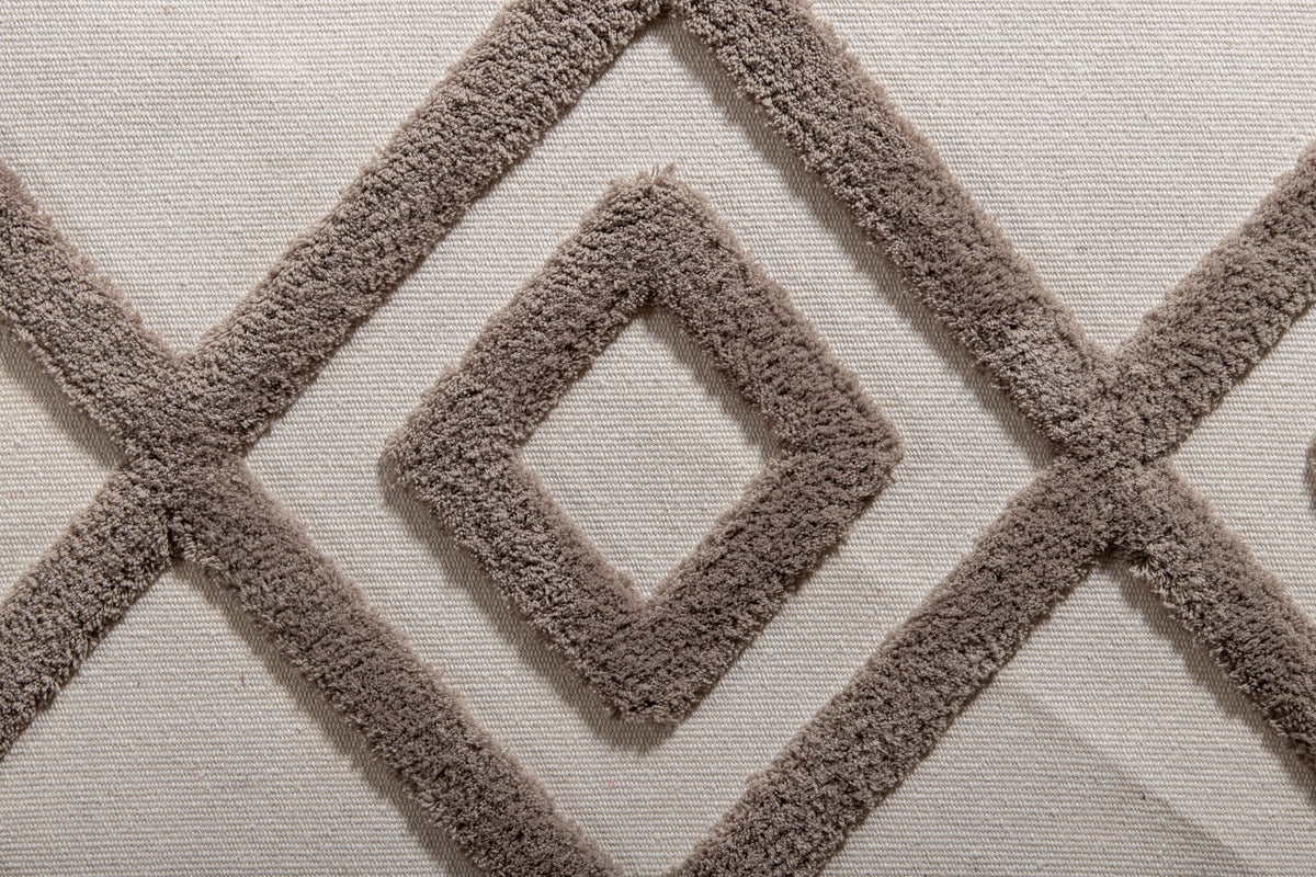 Towa Teppich in Braun präsentiert im Onlineshop von KAQTU Design AG. Teppich ist von Venture Home