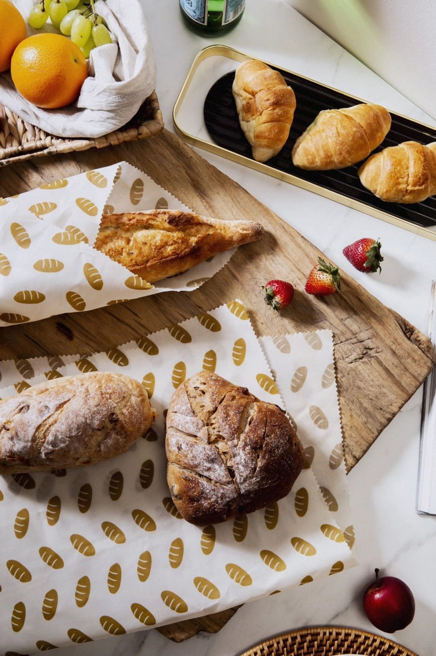Nachhaltiges Bienenwachstuch von Nuts Innovations, ideal für Brot, 43x58cm, wiederverwendbar, umweltfreundlich und praktisch.