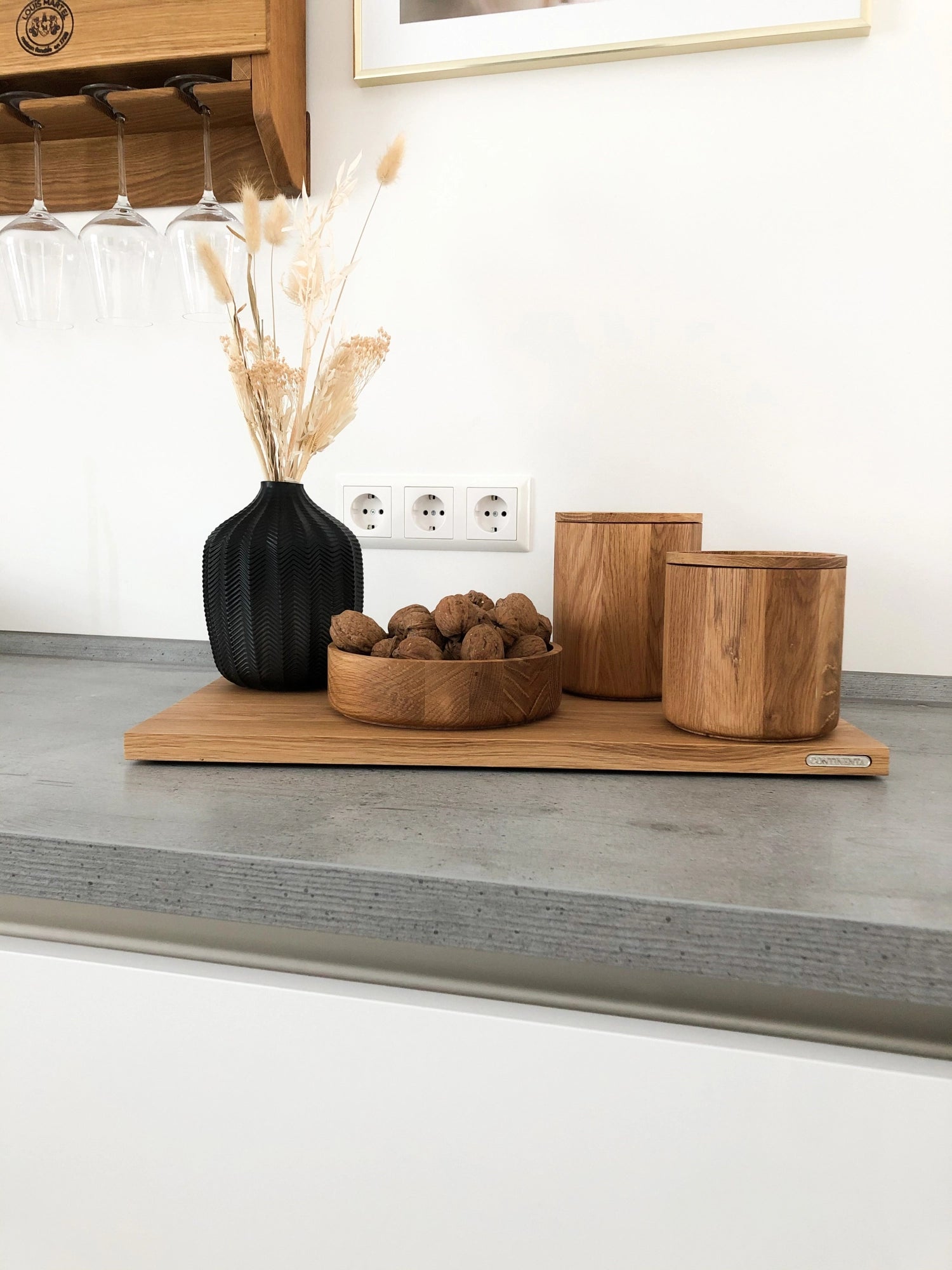 Hochwertiges Eiche Schneidebrett von Continenta, 54x29x2,7cm, perfekt für präzises Schneiden und Servieren, stilvoll und funktional.