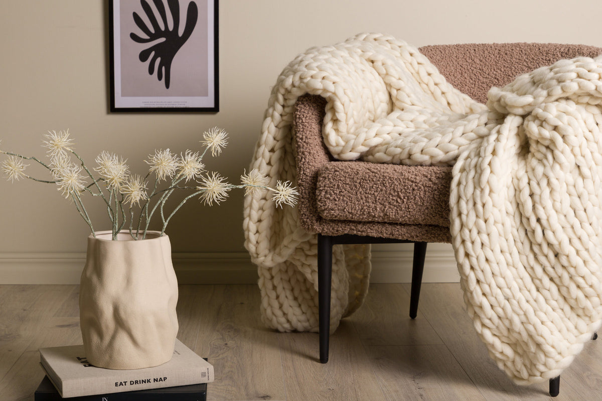 Kate Throw in Cremefarben präsentiert im Onlineshop von KAQTU Design AG. Wolldecke ist von Venture Home