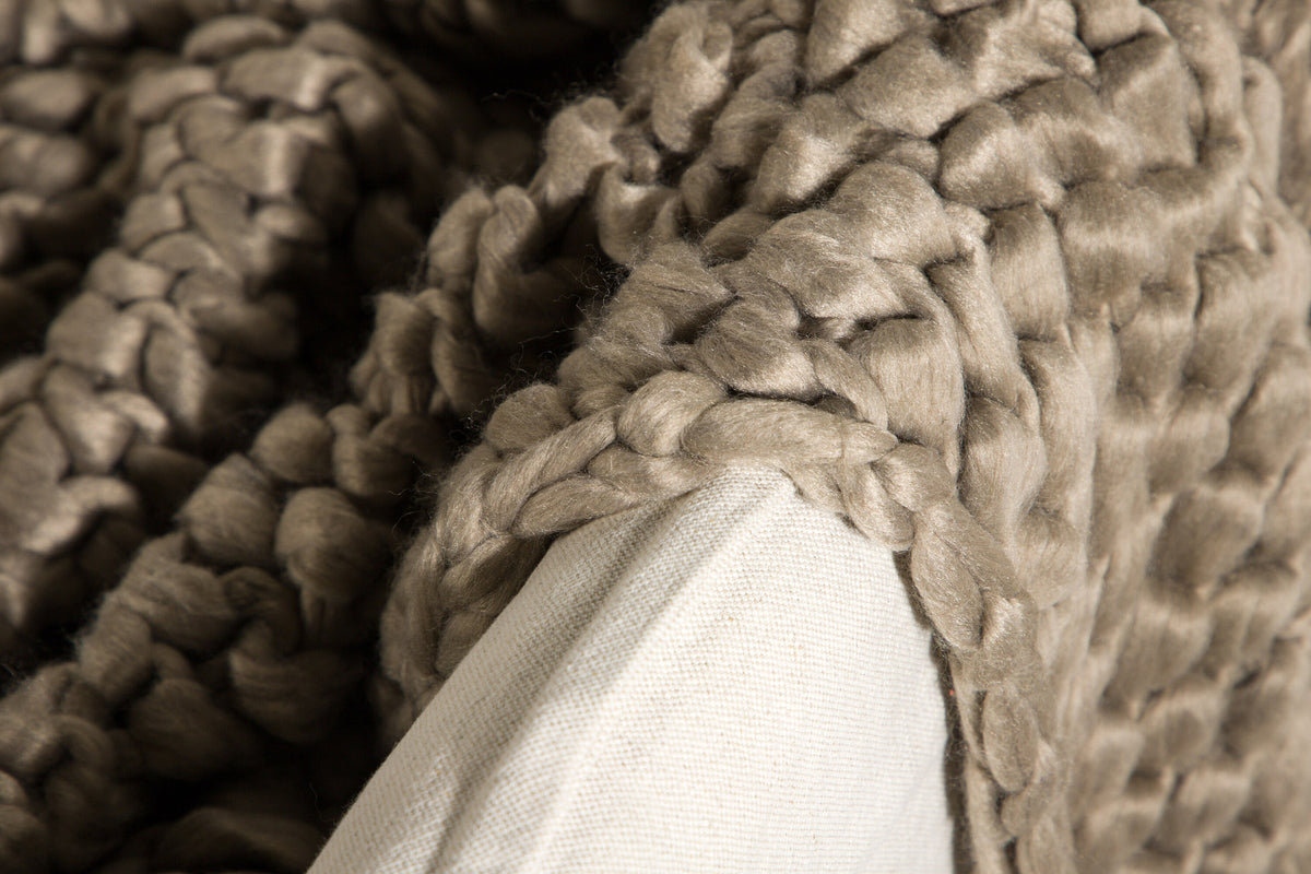 Kate Throw in Braun präsentiert im Onlineshop von KAQTU Design AG. Wolldecke ist von Venture Home