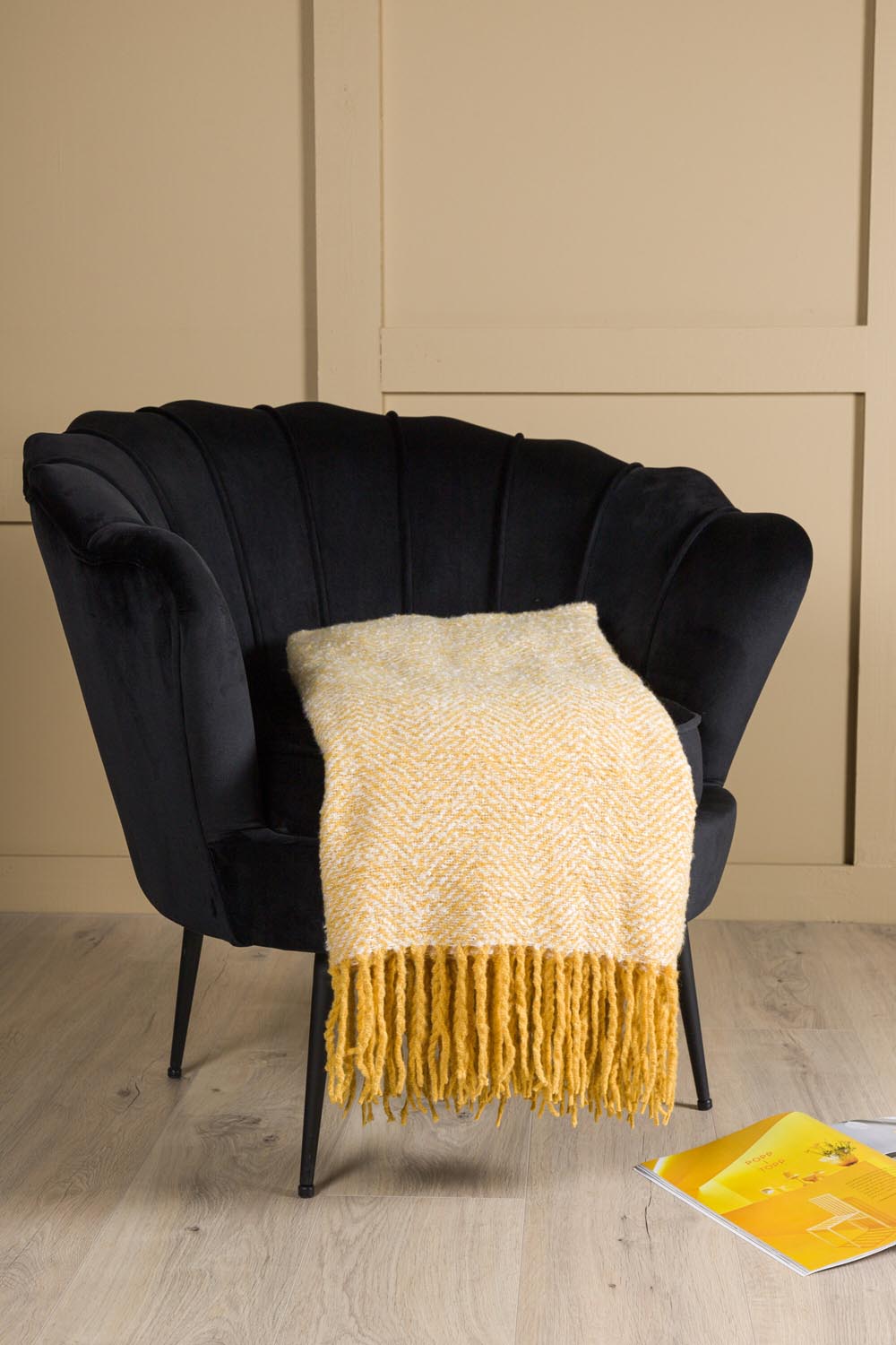 Toby Throw in Gelb präsentiert im Onlineshop von KAQTU Design AG. Wolldecke ist von Venture Home