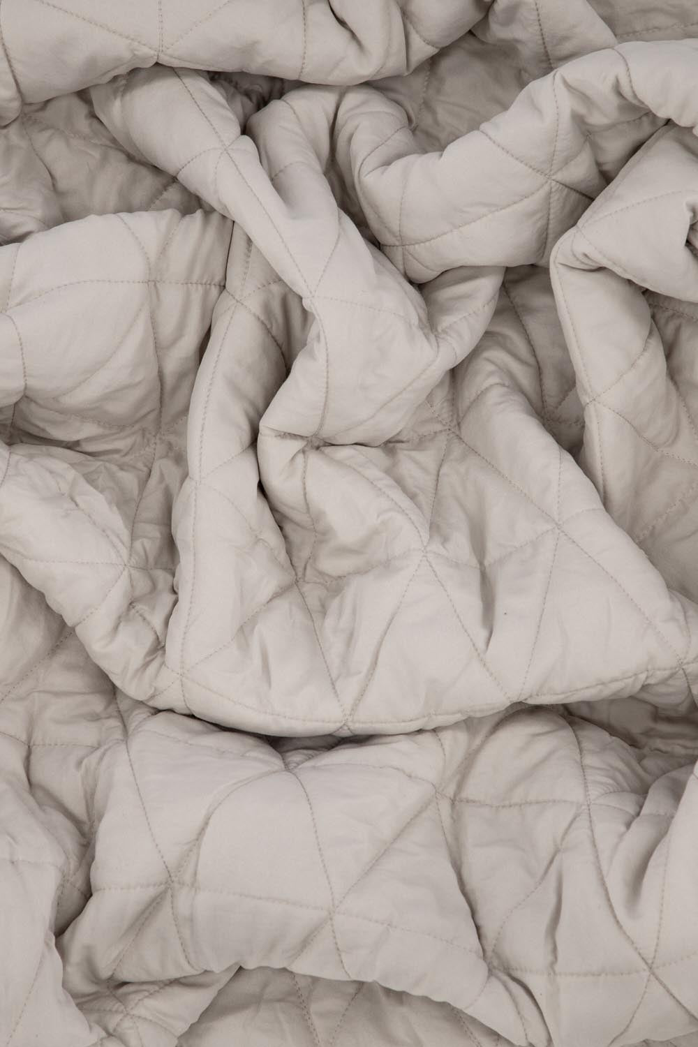 Nilla Tagesdecke in Beige präsentiert im Onlineshop von KAQTU Design AG. Bettüberwurf ist von Venture Home