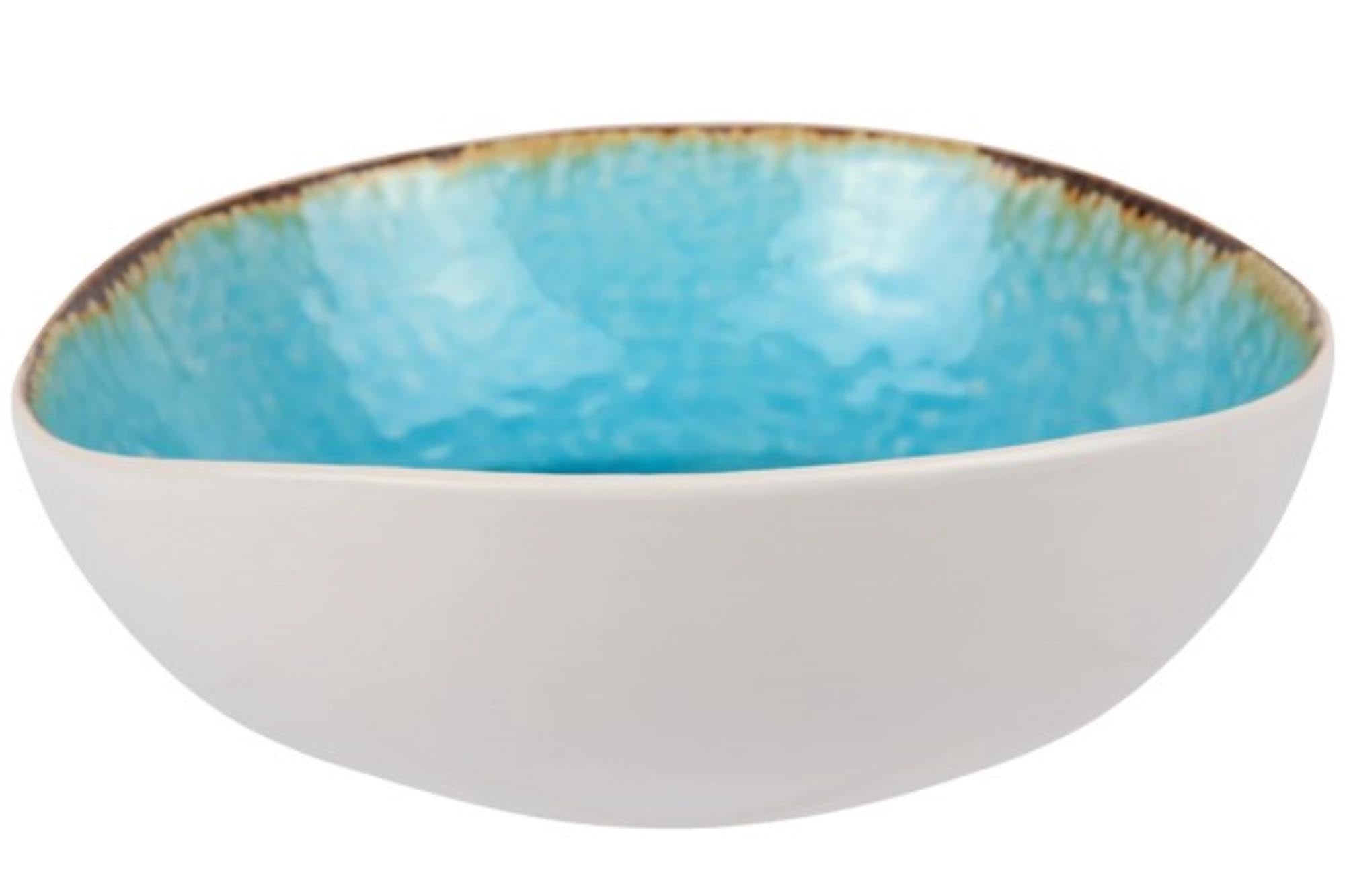 Entdecken Sie die Laguna Azzurro Salatschüssel von Cosy & Trendy. Hochwertiges Steingut, 19x17.5x6 cm, vielseitig, pflegeleicht und perfekt für mediterranes Flair.