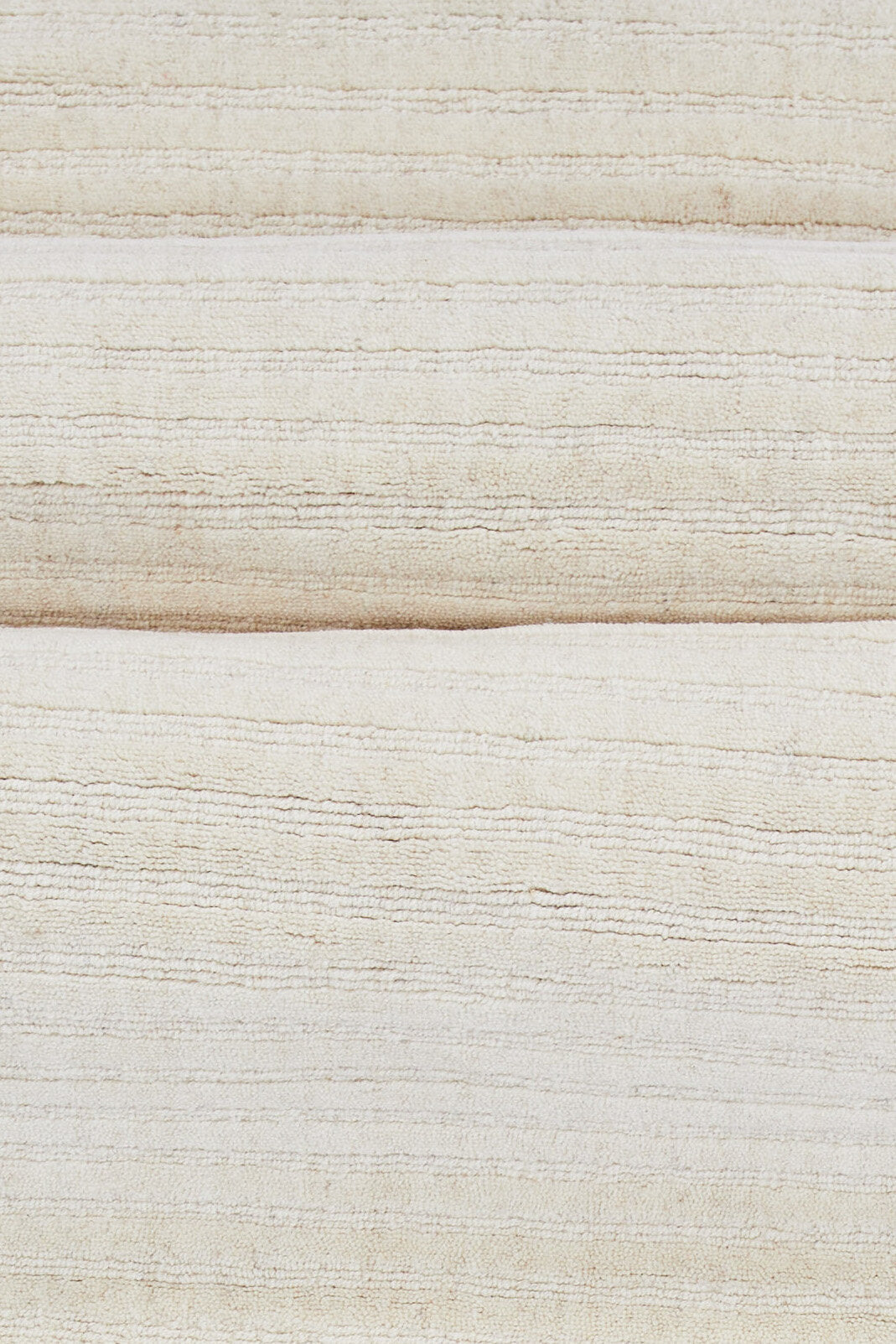 Milton Teppich in Weiss präsentiert im Onlineshop von KAQTU Design AG. Teppich ist von Venture Home