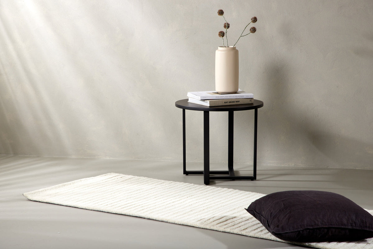 Milton Teppich in Weiss präsentiert im Onlineshop von KAQTU Design AG. Teppich ist von Venture Home